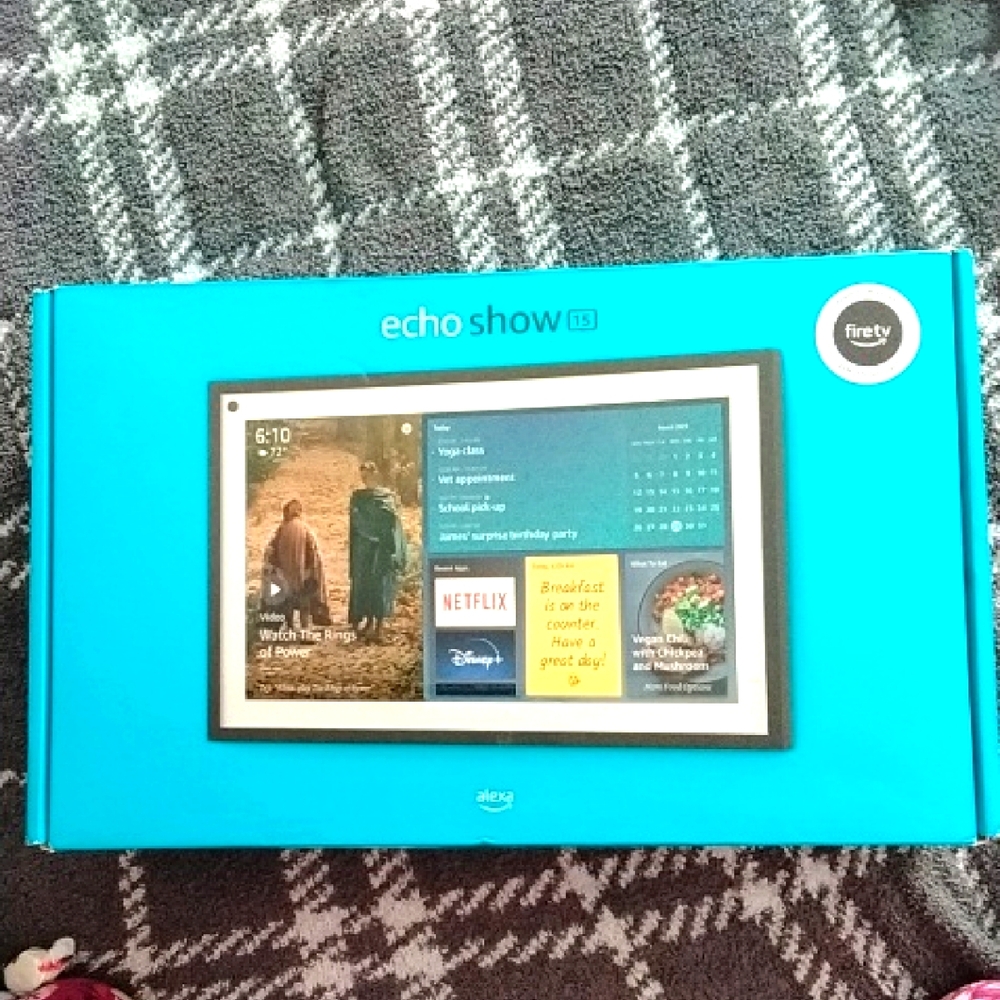 Echo Show 15.6 Black Tablet with Multitasking Capabilities and Minimalist Design